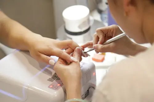 Tavolo manicure professionale con aspiratore: scopri come scegliere il migliore