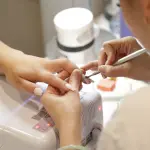 Tavolo manicure professionale con aspiratore: scopri come scegliere il migliore