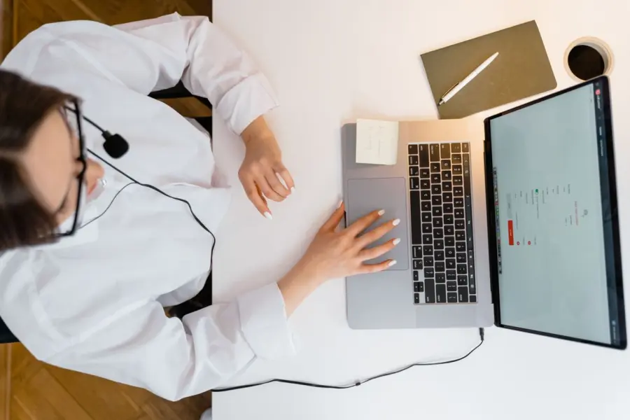 Come cambia il rapporto tra consulenze personali e servizi digitali